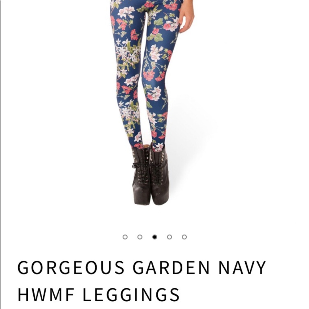 Gorgeous garden navy leggings Xs